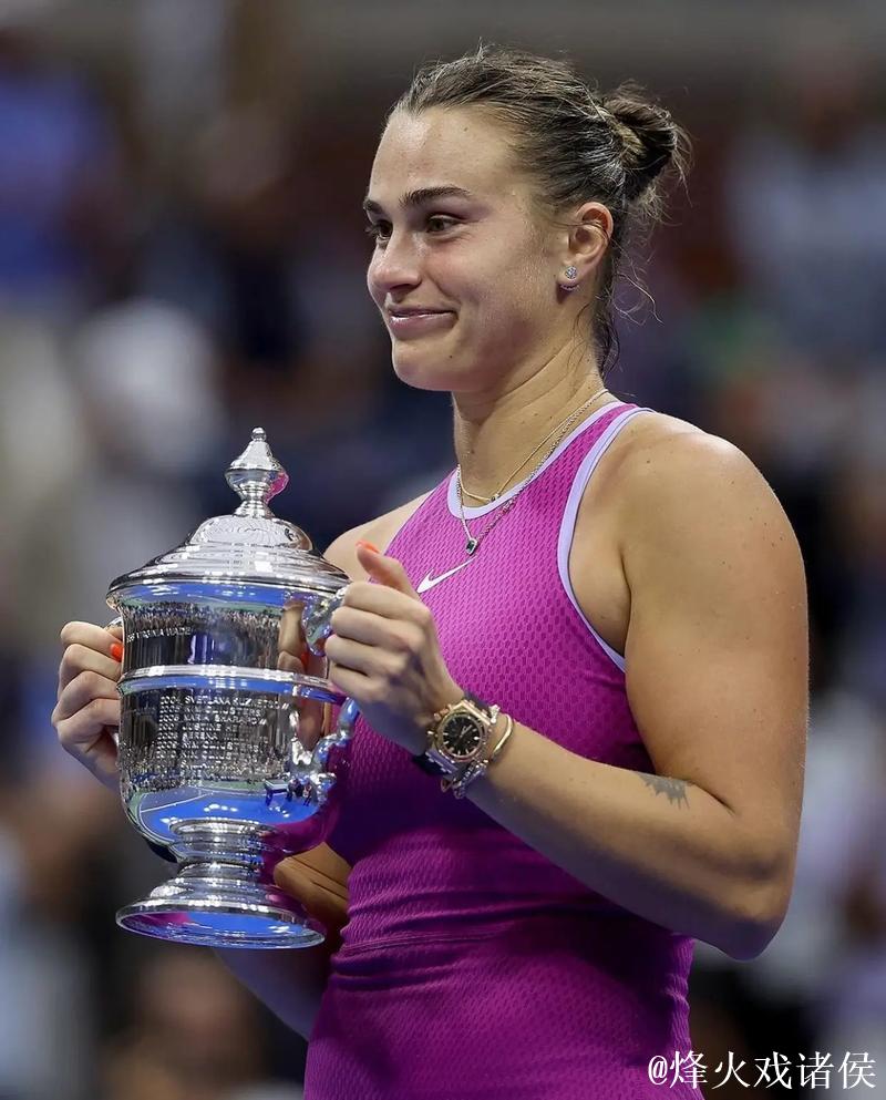 莱巴金娜直落两盘力克萨巴伦卡 首次问鼎总决赛冠军 莱巴金娜直落两盘力克萨巴伦卡 首次问鼎总决赛冠军